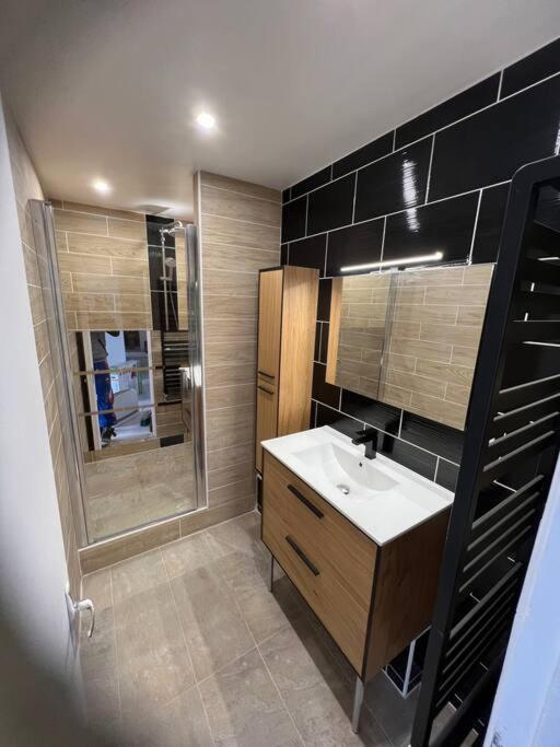 Appartement Style Chalet Standing 2 A 6 Personnes La Bourboule Exterior photo